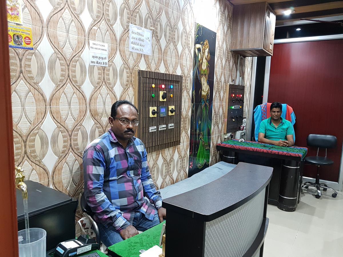 Nanda Hotel Hanumāngarh Eksteriør billede